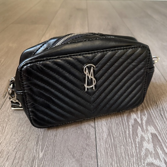 Steve Madden Black Chevron Crossbody Bag - Picture 2 of 7